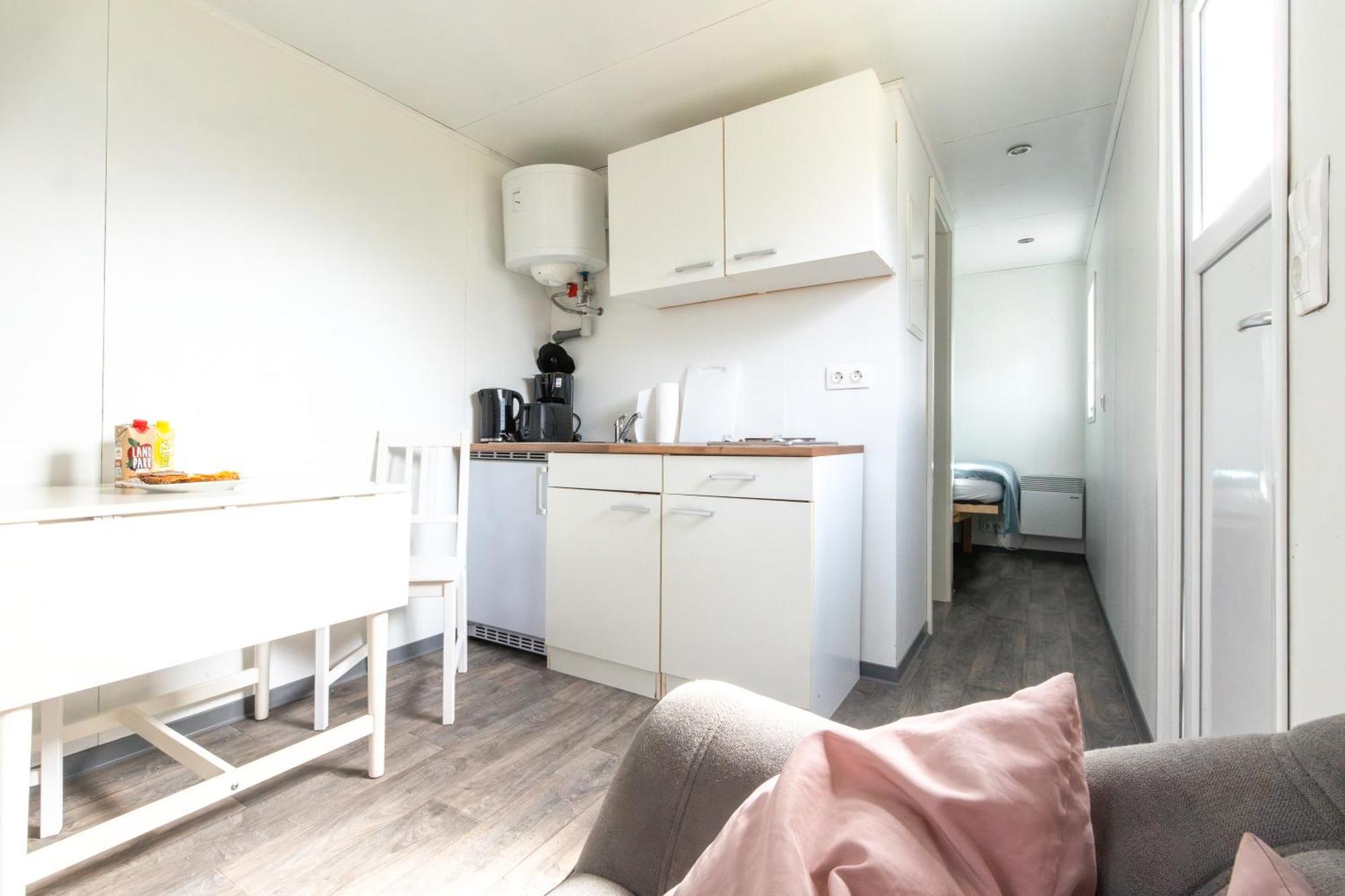 Naturcamping Lueneburger Heide - Chalets & Tiny Haeuser ゾルタウ エクステリア 写真