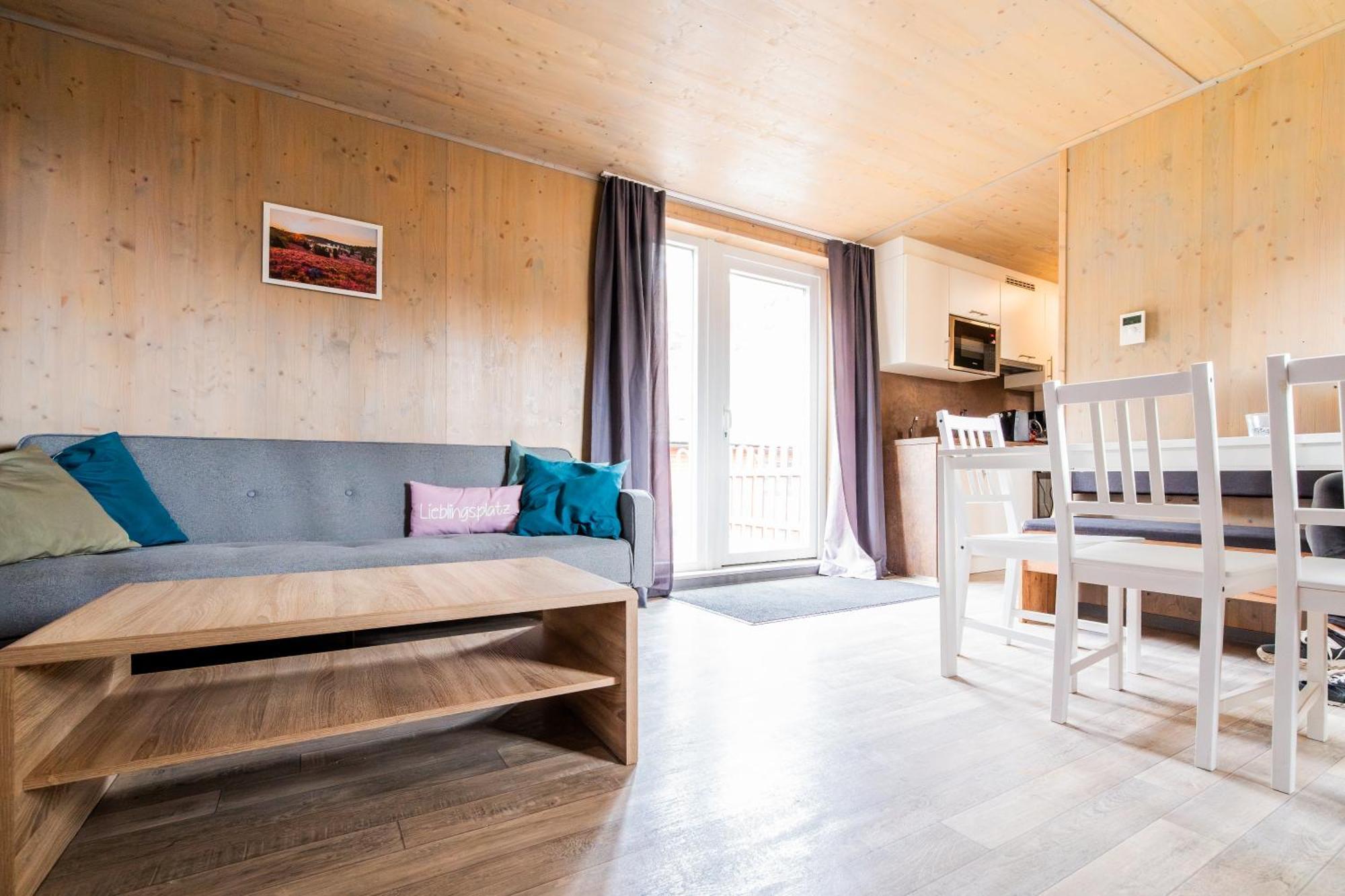 Naturcamping Lueneburger Heide - Chalets & Tiny Haeuser ゾルタウ エクステリア 写真