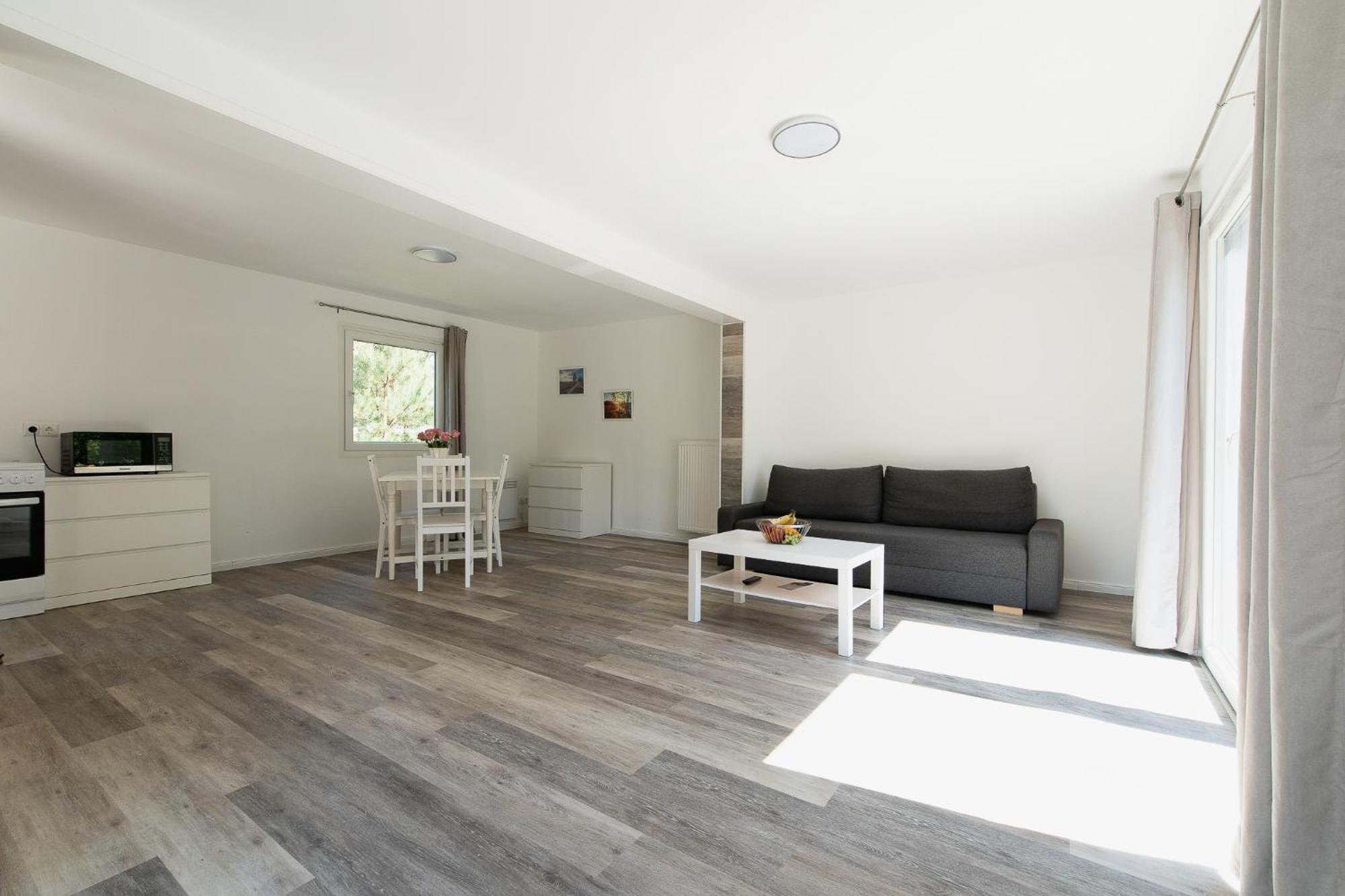 Naturcamping Lueneburger Heide - Chalets & Tiny Haeuser ゾルタウ エクステリア 写真
